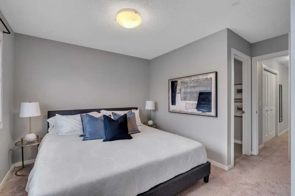 34 New Brighton Point SE Calgary AB T2Z 1B6