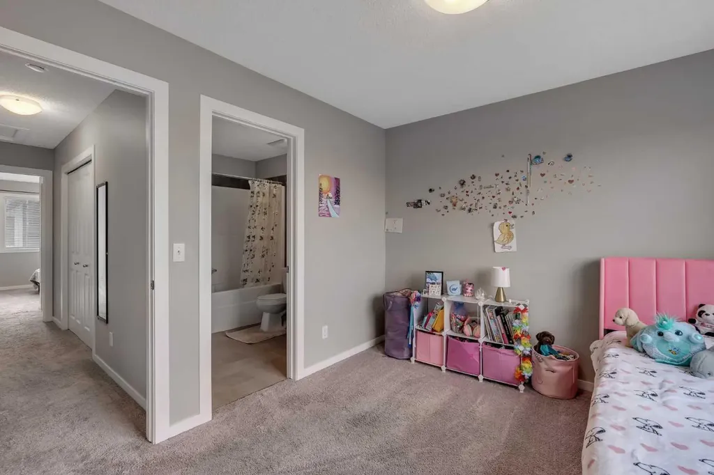 34 New Brighton Point SE Calgary AB T2Z 1B6