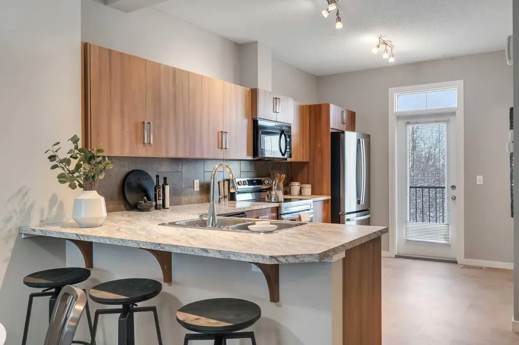 34 New Brighton Point SE Calgary AB T2Z 1B6