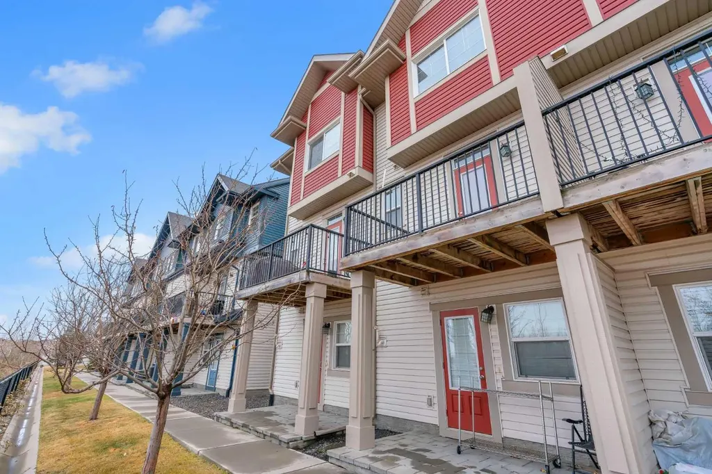 34 New Brighton Point SE Calgary AB T2Z 1B6