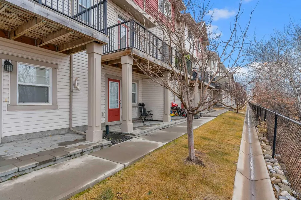 34 New Brighton Point SE Calgary AB T2Z 1B6