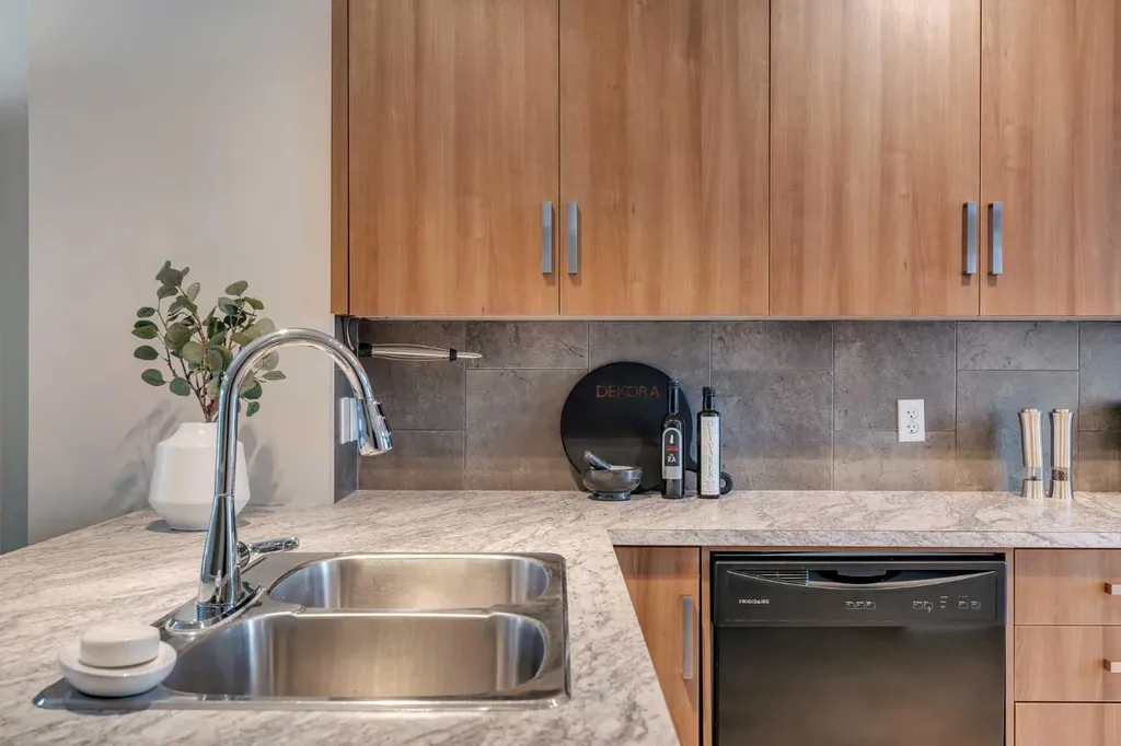 34 New Brighton Point SE Calgary AB T2Z 1B6