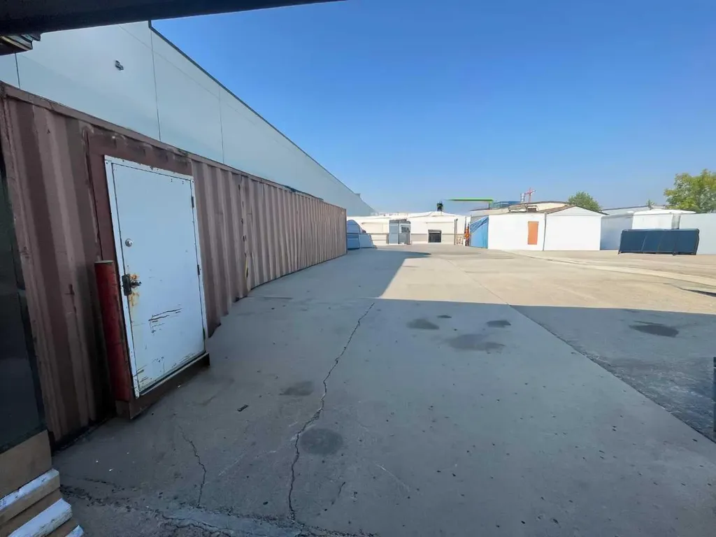 4805 32 Street SE Calgary AB t2b2x3