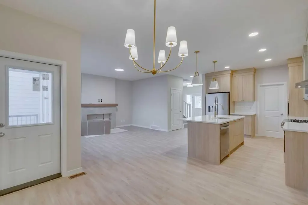 82 Alpine Common SW Calgary AB T2Y0M8