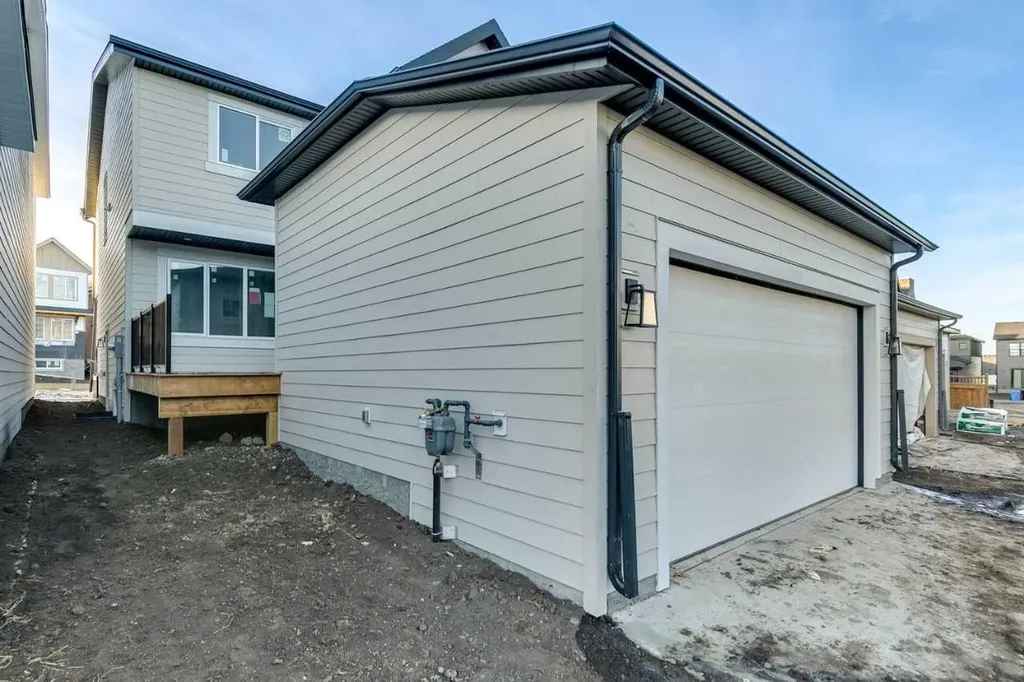 82 Alpine Common SW Calgary AB T2Y0M8