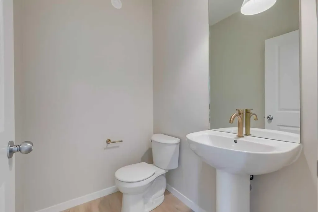 82 Alpine Common SW Calgary AB T2Y0M8