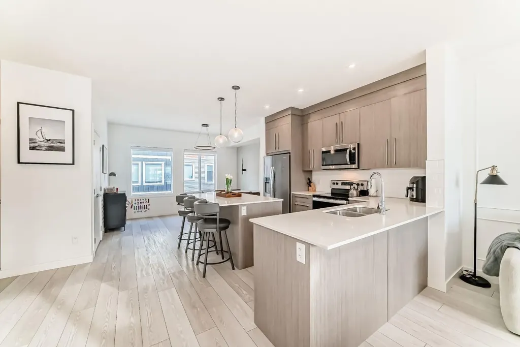 202 Creekstone Drive SW Calgary AB T2X 5L1