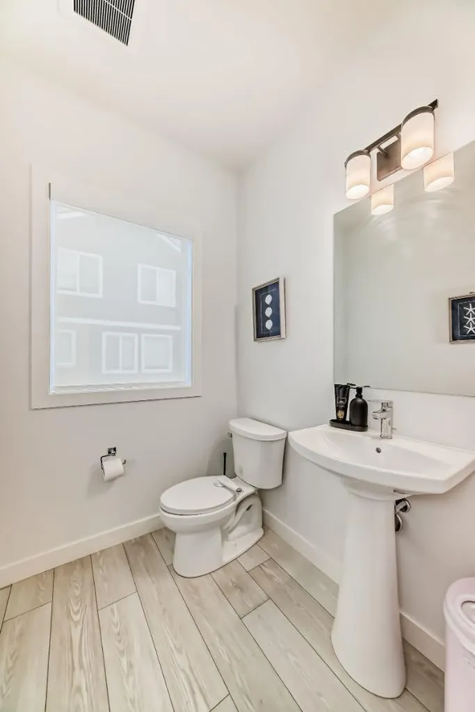 202 Creekstone Drive SW Calgary AB T2X 5L1