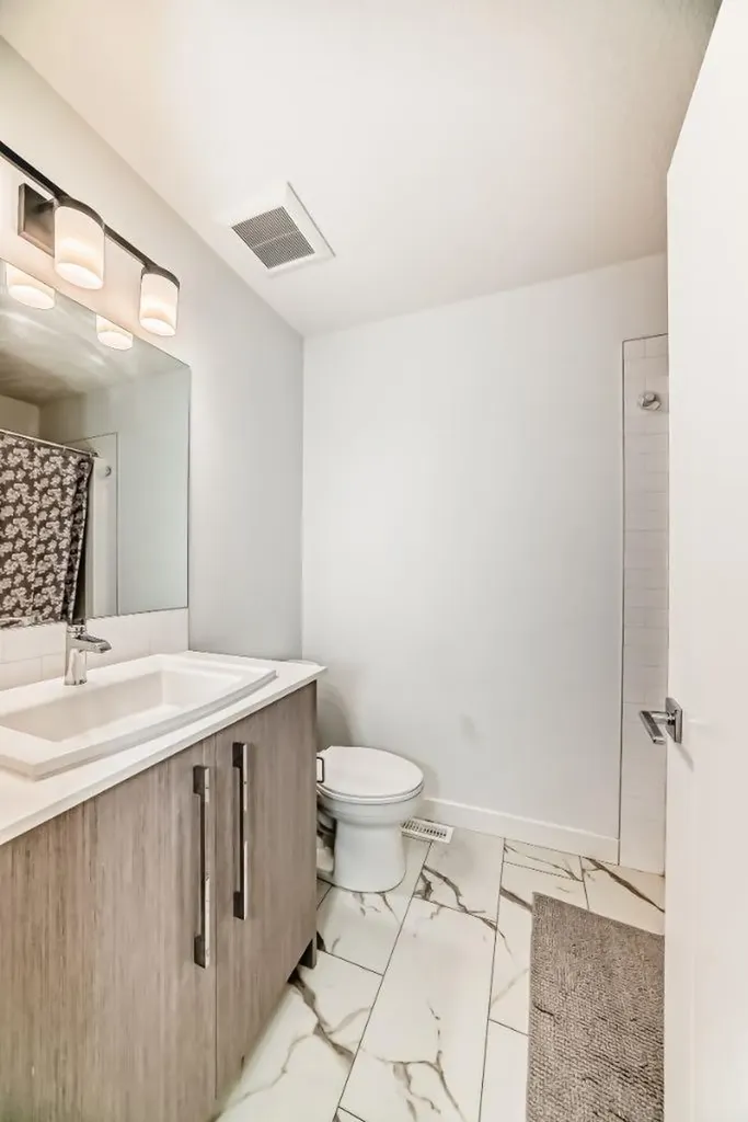 202 Creekstone Drive SW Calgary AB T2X 5L1