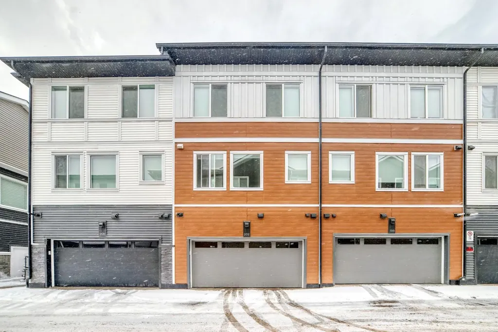202 Creekstone Drive SW Calgary AB T2X 5L1