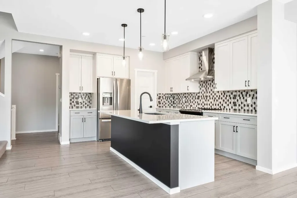 98 Lucas Crescent NW Calgary AB T3G 3M9