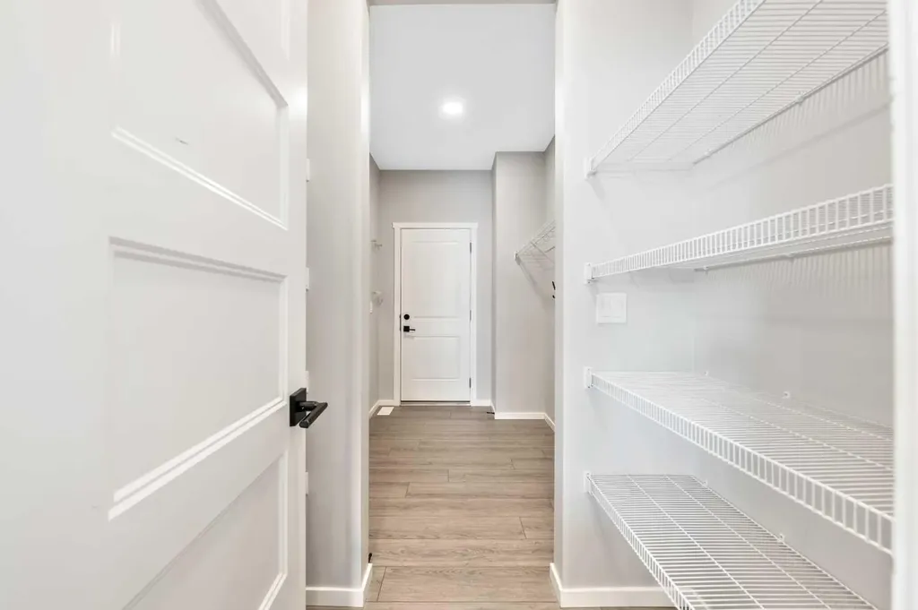 98 Lucas Crescent NW Calgary AB T3G 3M9