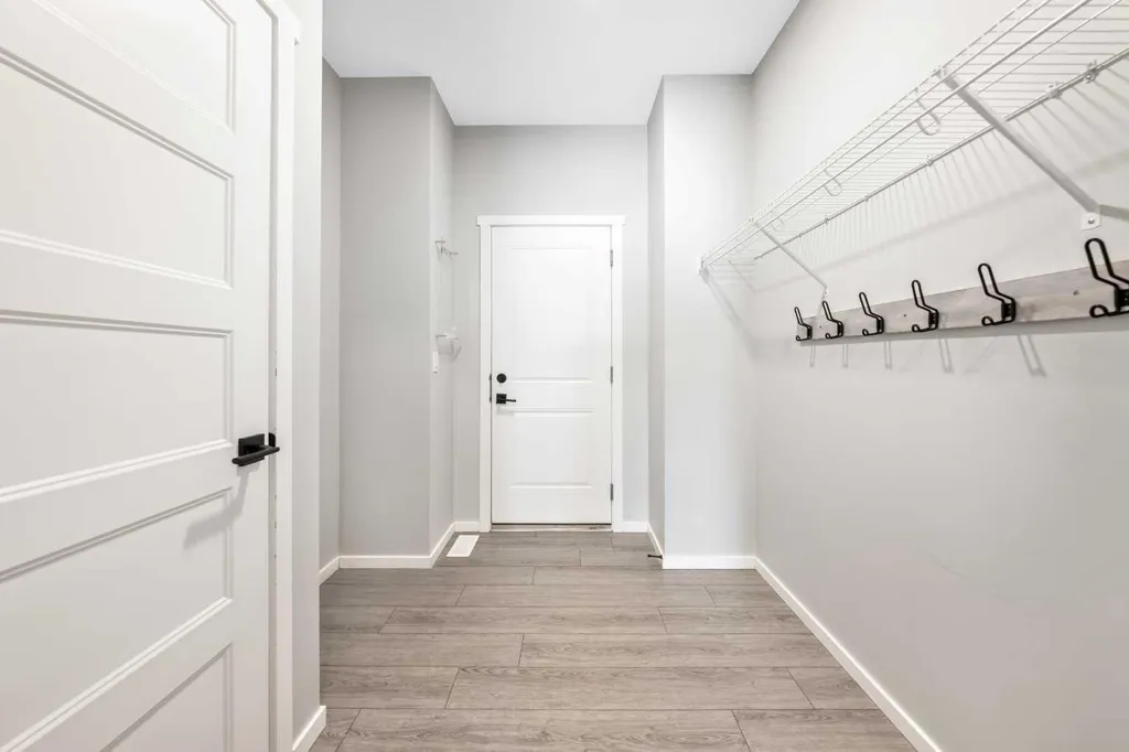 98 Lucas Crescent NW Calgary AB T3G 3M9