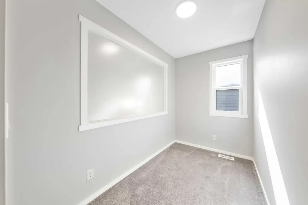 98 Lucas Crescent NW Calgary AB T3G 3M9