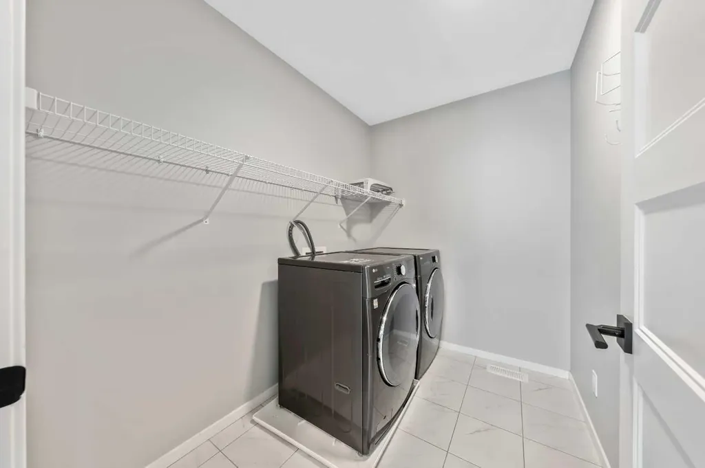 98 Lucas Crescent NW Calgary AB T3G 3M9