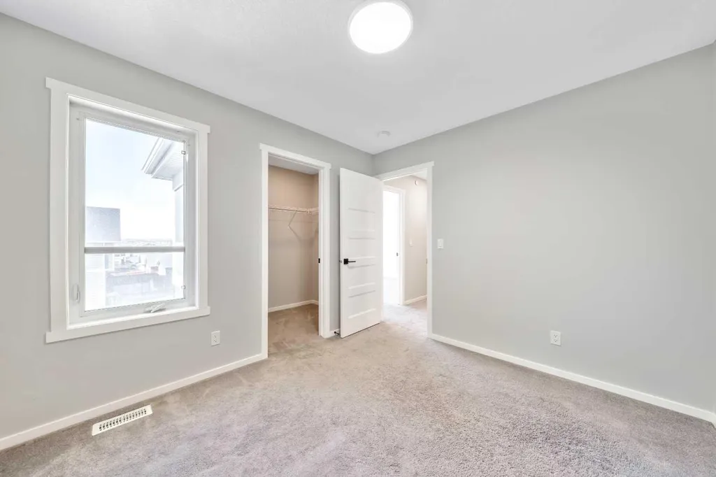 98 Lucas Crescent NW Calgary AB T3G 3M9