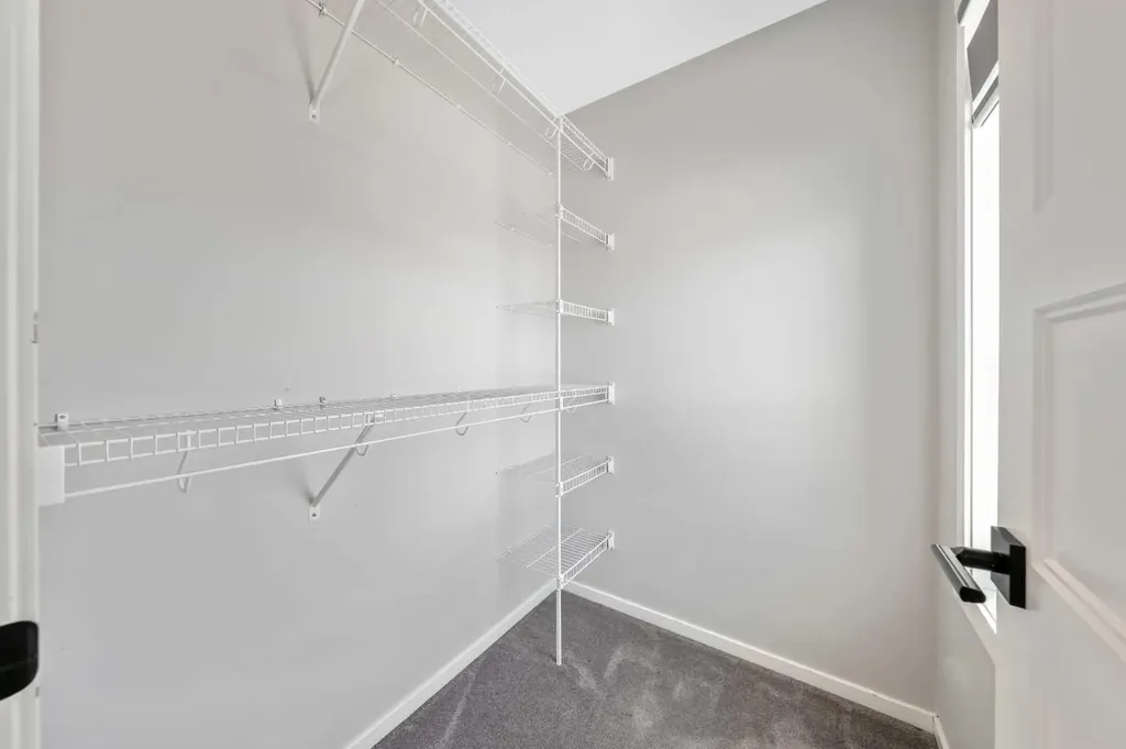 98 Lucas Crescent NW Calgary AB T3G 3M9