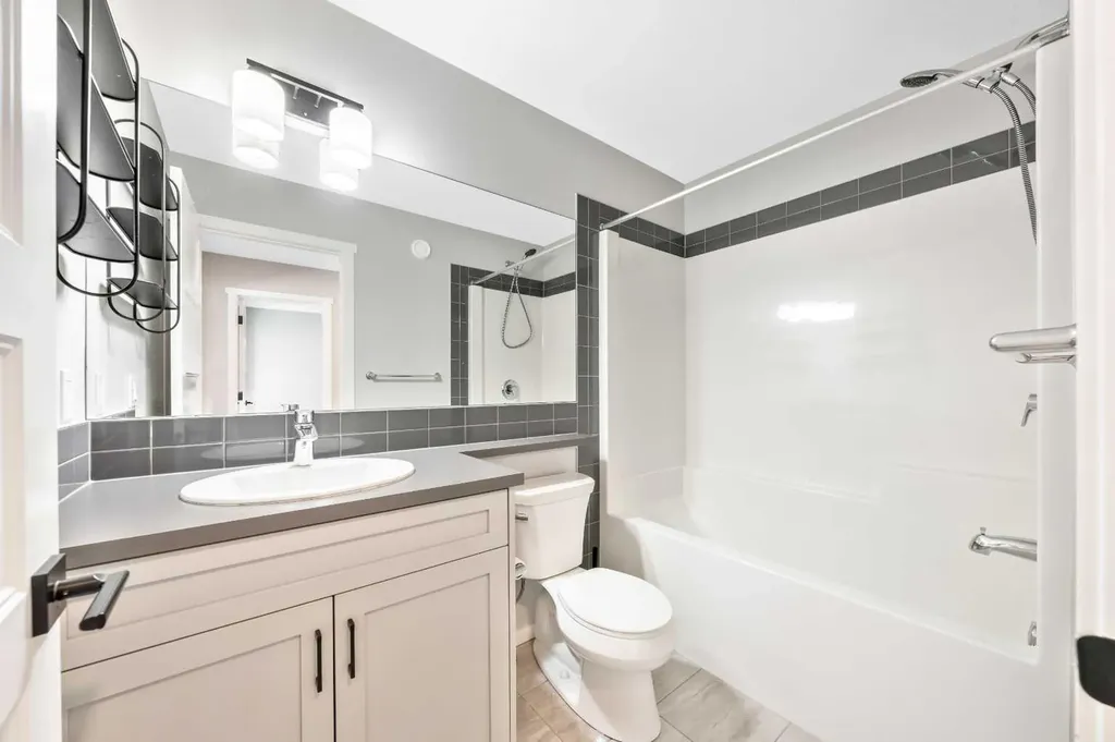 98 Lucas Crescent NW Calgary AB T3G 3M9