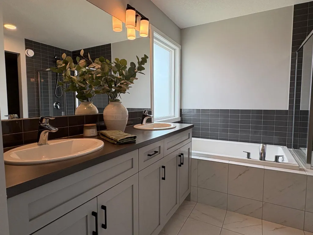 98 Lucas Crescent NW Calgary AB T3G 3M9
