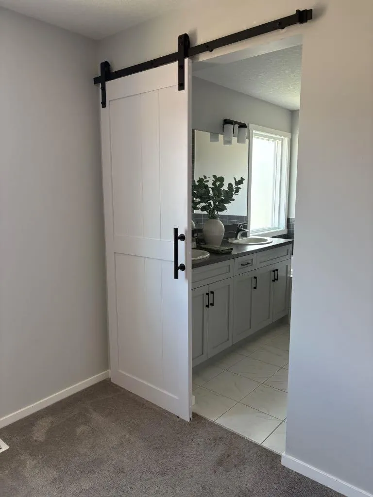 98 Lucas Crescent NW Calgary AB T3G 3M9