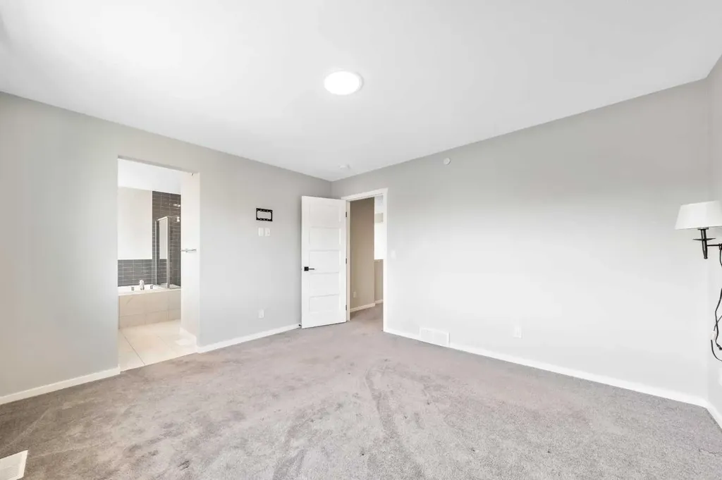 98 Lucas Crescent NW Calgary AB T3G 3M9