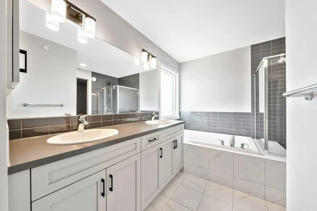 98 Lucas Crescent NW Calgary AB T3G 3M9