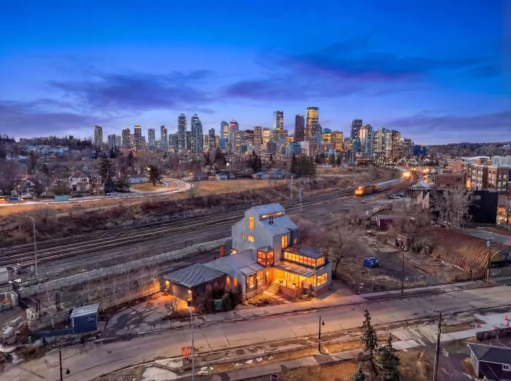 1015 11 Street SE Calgary AB T2G 3E9