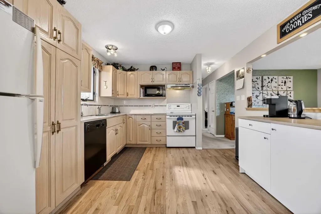 152 Maddock Way NE Calgary AB T2A3X3