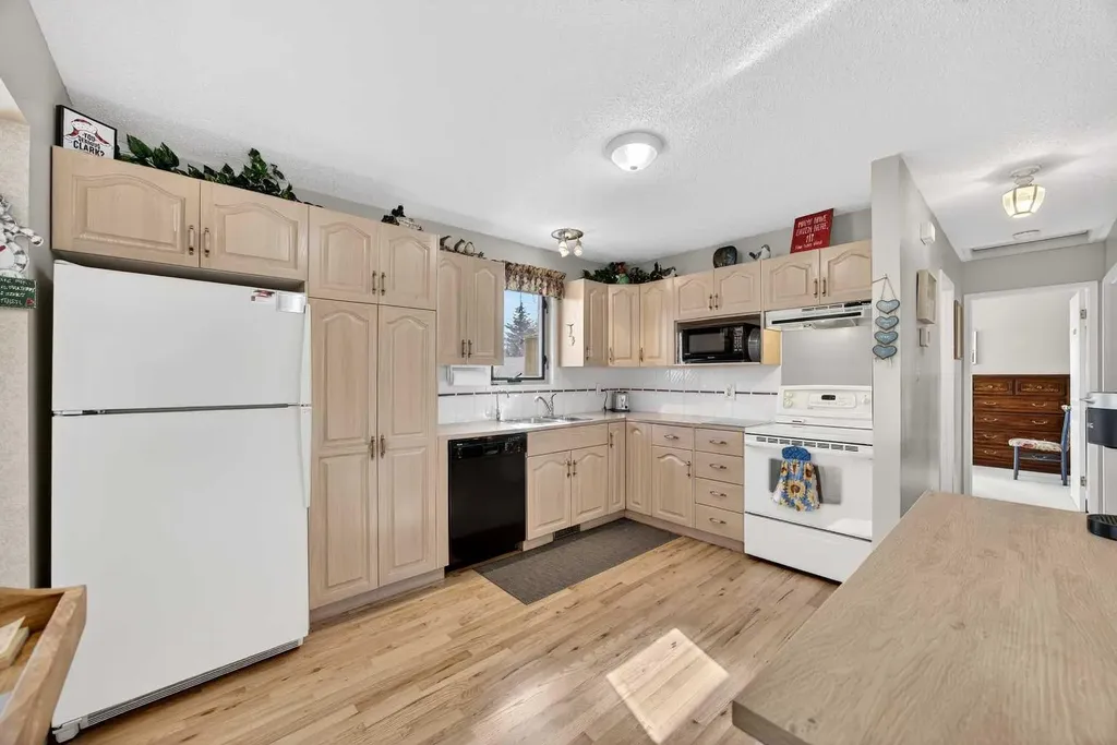 152 Maddock Way NE Calgary AB T2A3X3