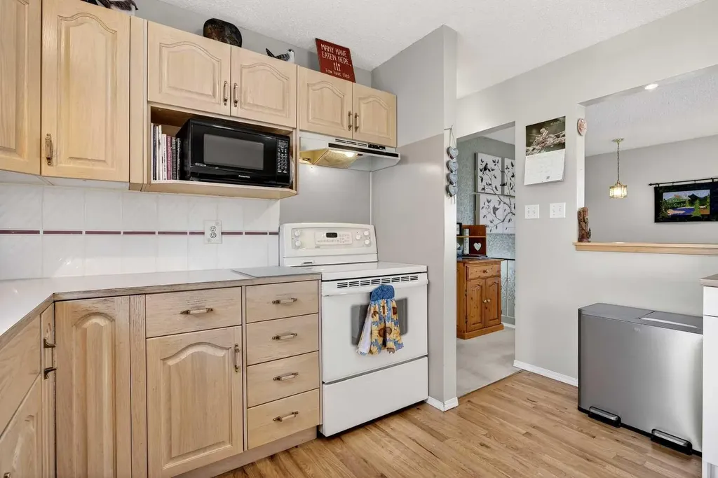 152 Maddock Way NE Calgary AB T2A3X3