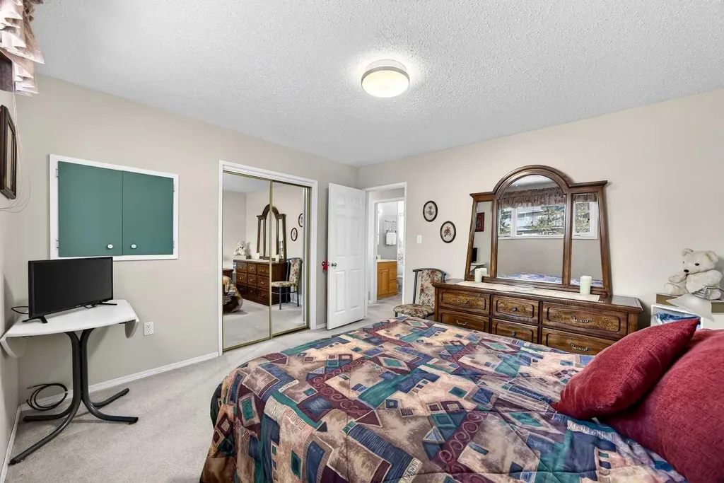 152 Maddock Way NE Calgary AB T2A3X3