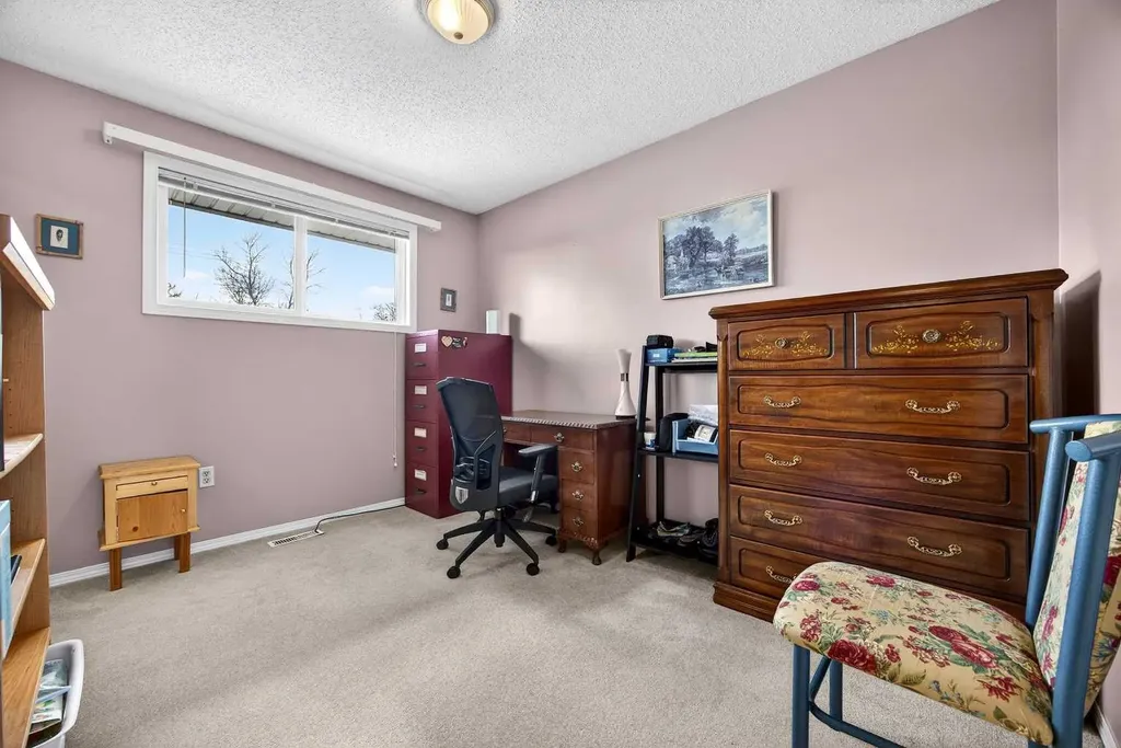 152 Maddock Way NE Calgary AB T2A3X3