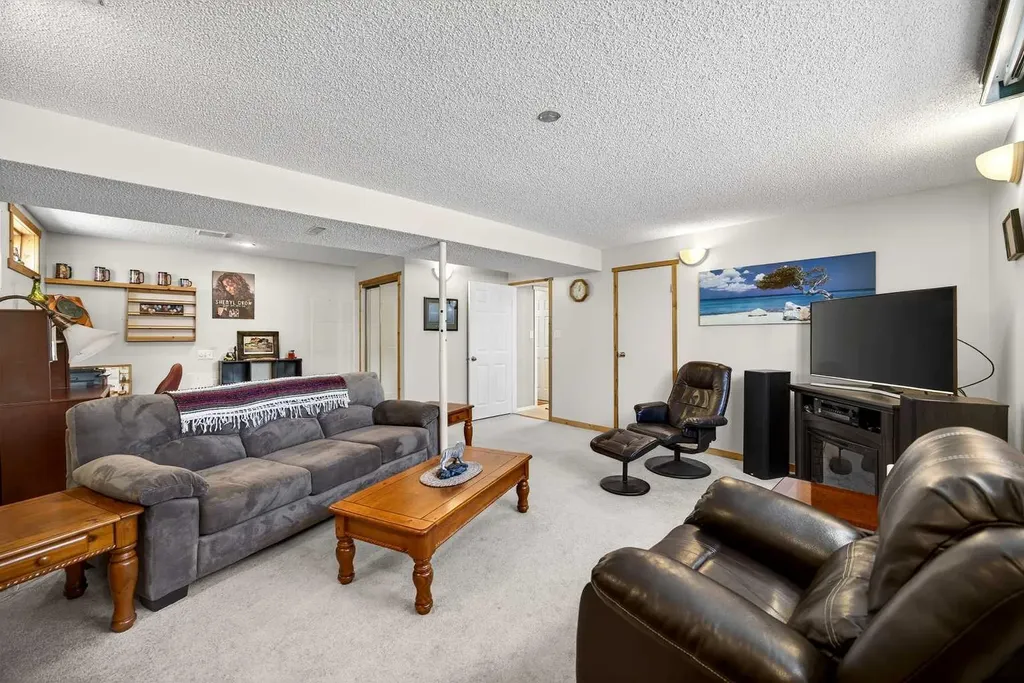 152 Maddock Way NE Calgary AB T2A3X3