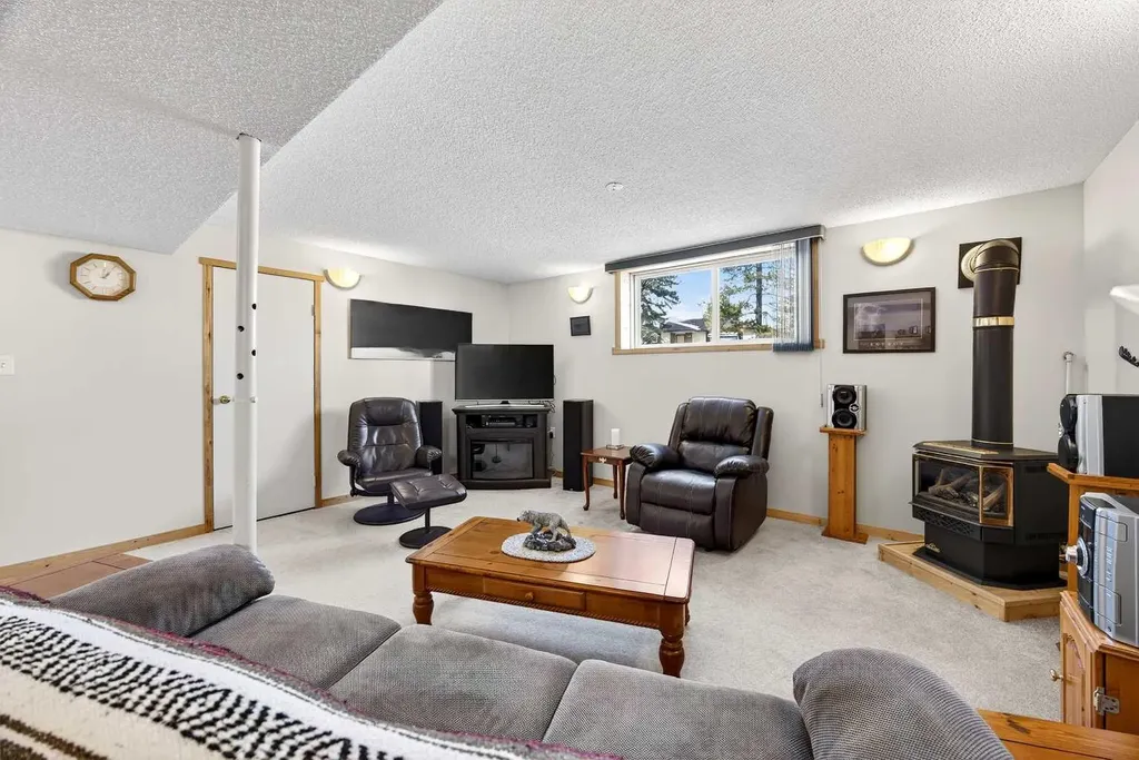 152 Maddock Way NE Calgary AB T2A3X3