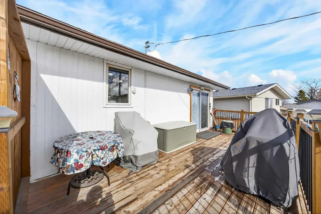 152 Maddock Way NE Calgary AB T2A3X3