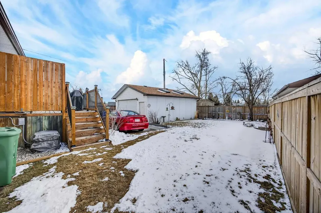 152 Maddock Way NE Calgary AB T2A3X3