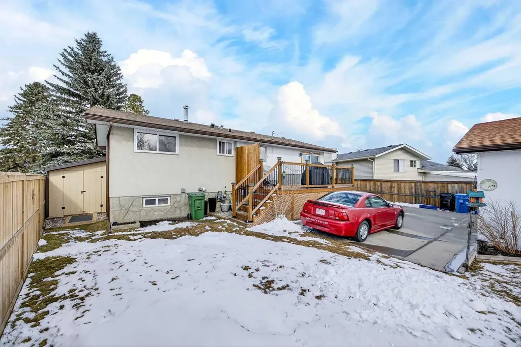 152 Maddock Way NE Calgary AB T2A3X3