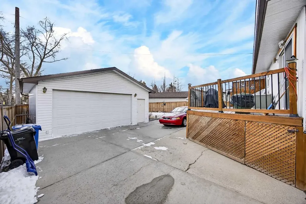 152 Maddock Way NE Calgary AB T2A3X3