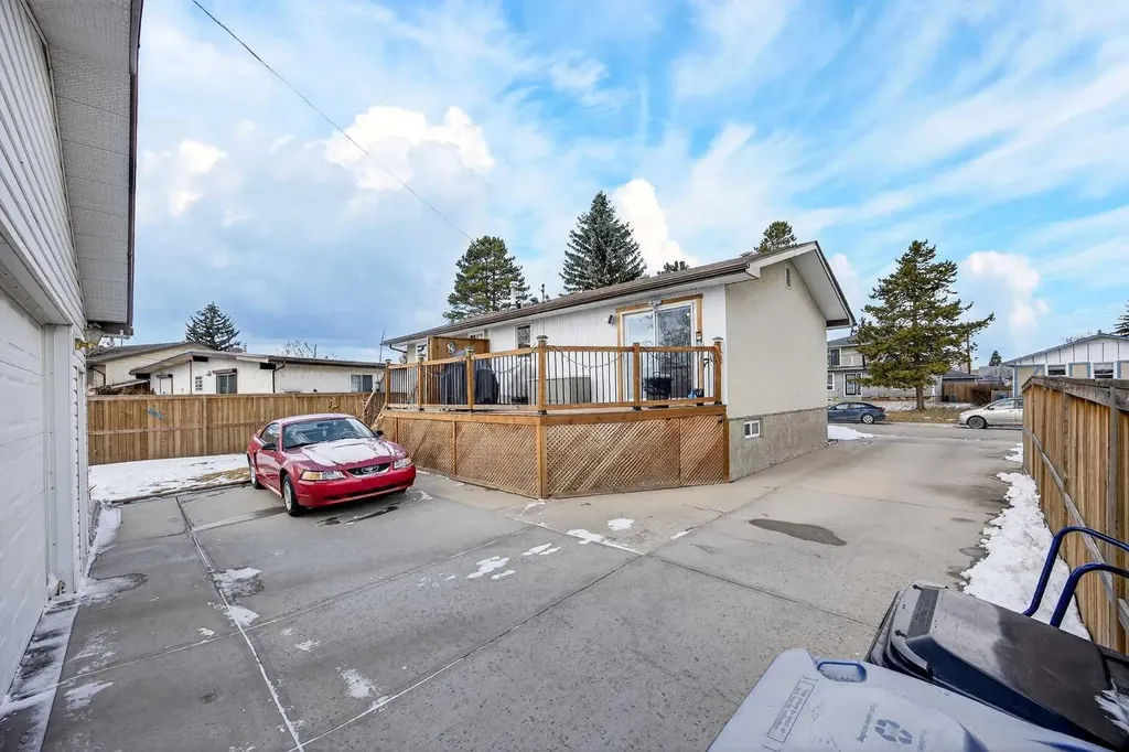 152 Maddock Way NE Calgary AB T2A3X3