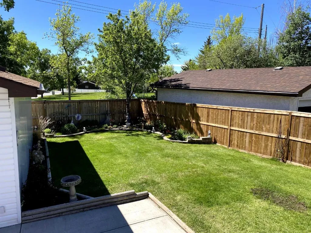 152 Maddock Way NE Calgary AB T2A3X3