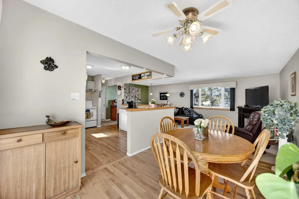 152 Maddock Way NE Calgary AB T2A3X3