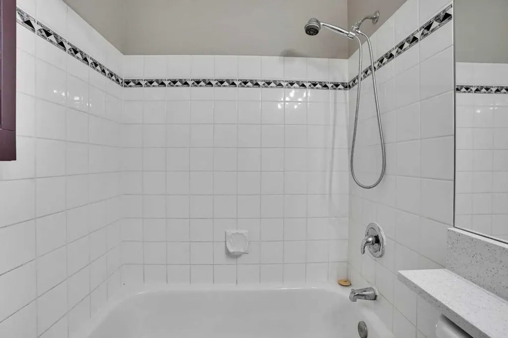 170 Citadel Gardens NW Calgary AB t3g 3x6