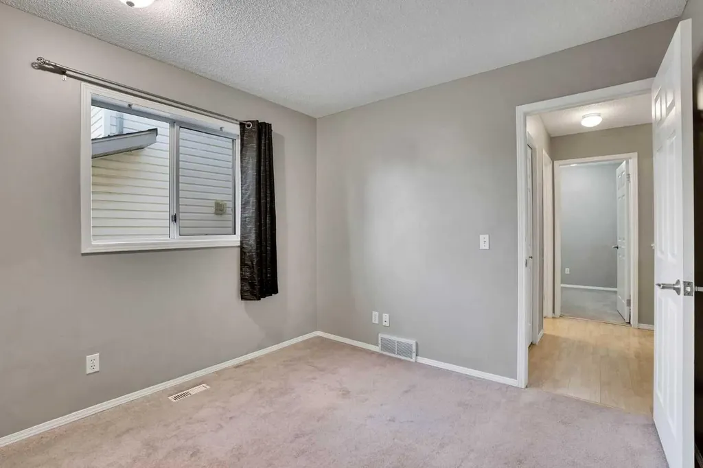 170 Citadel Gardens NW Calgary AB t3g 3x6