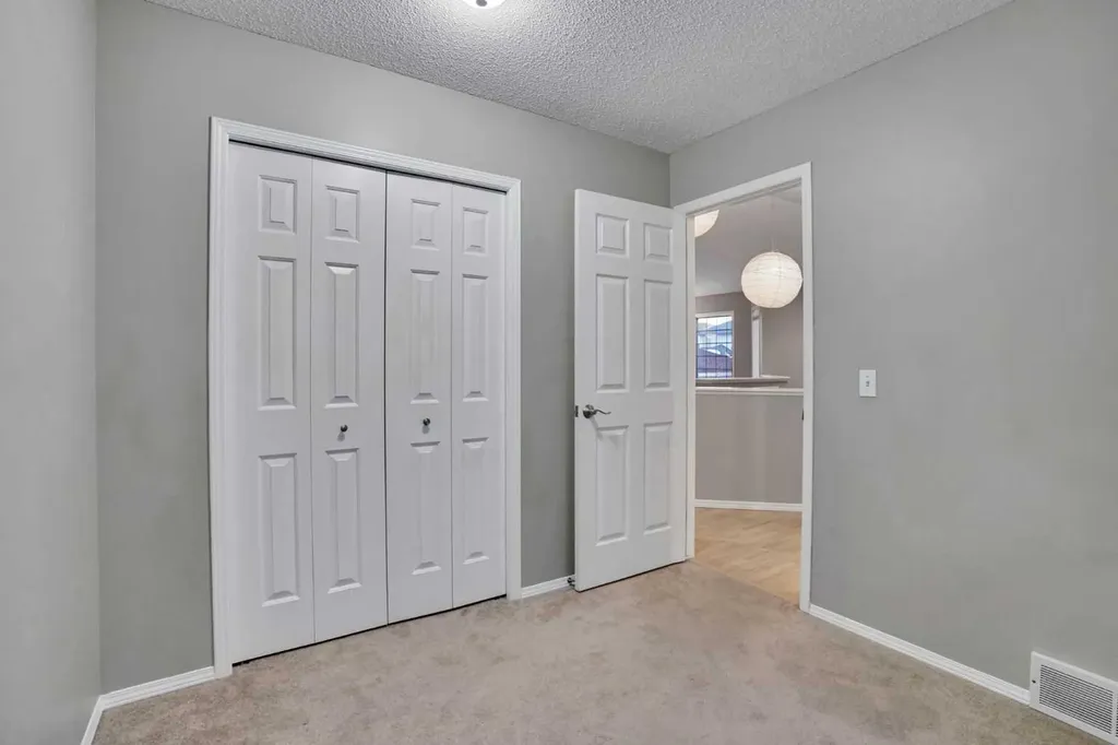 170 Citadel Gardens NW Calgary AB t3g 3x6