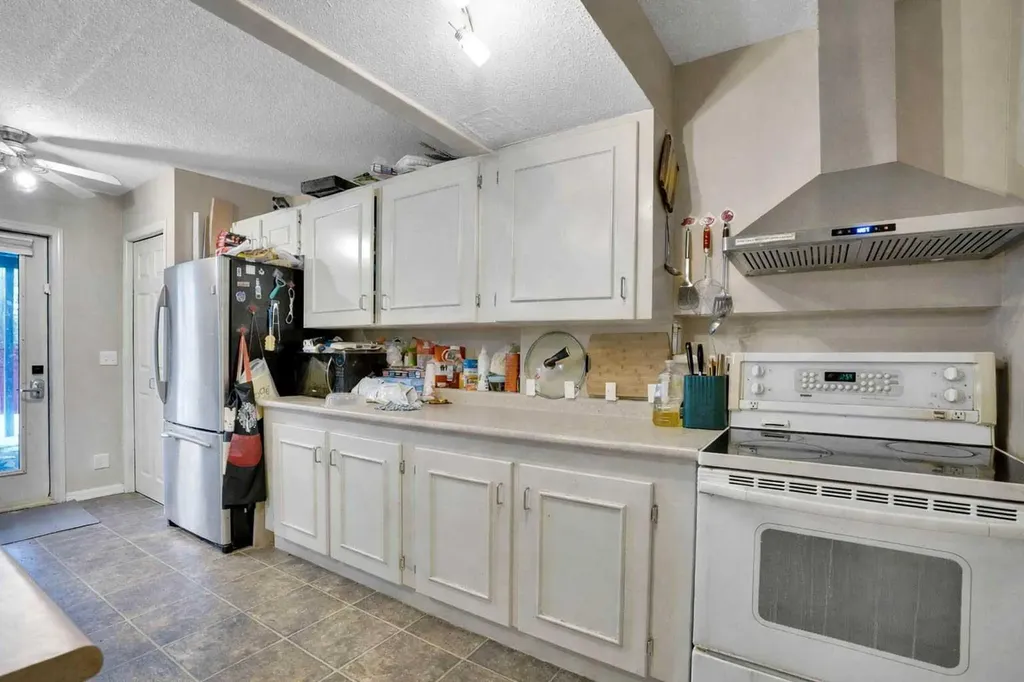 170 Citadel Gardens NW Calgary AB t3g 3x6