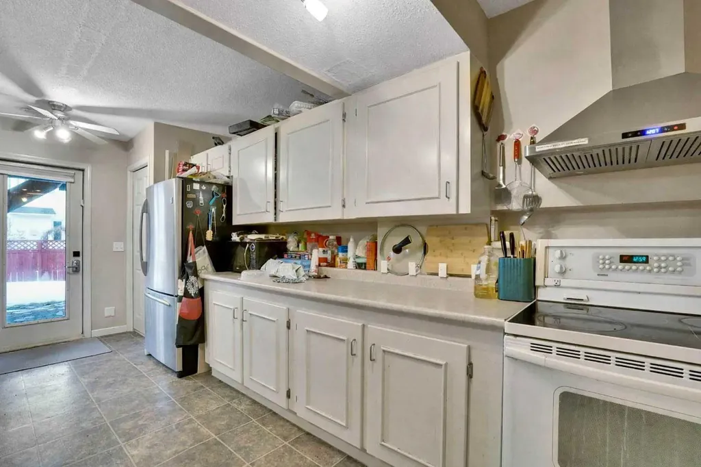 170 Citadel Gardens NW Calgary AB t3g 3x6