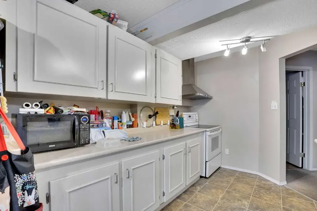 170 Citadel Gardens NW Calgary AB t3g 3x6