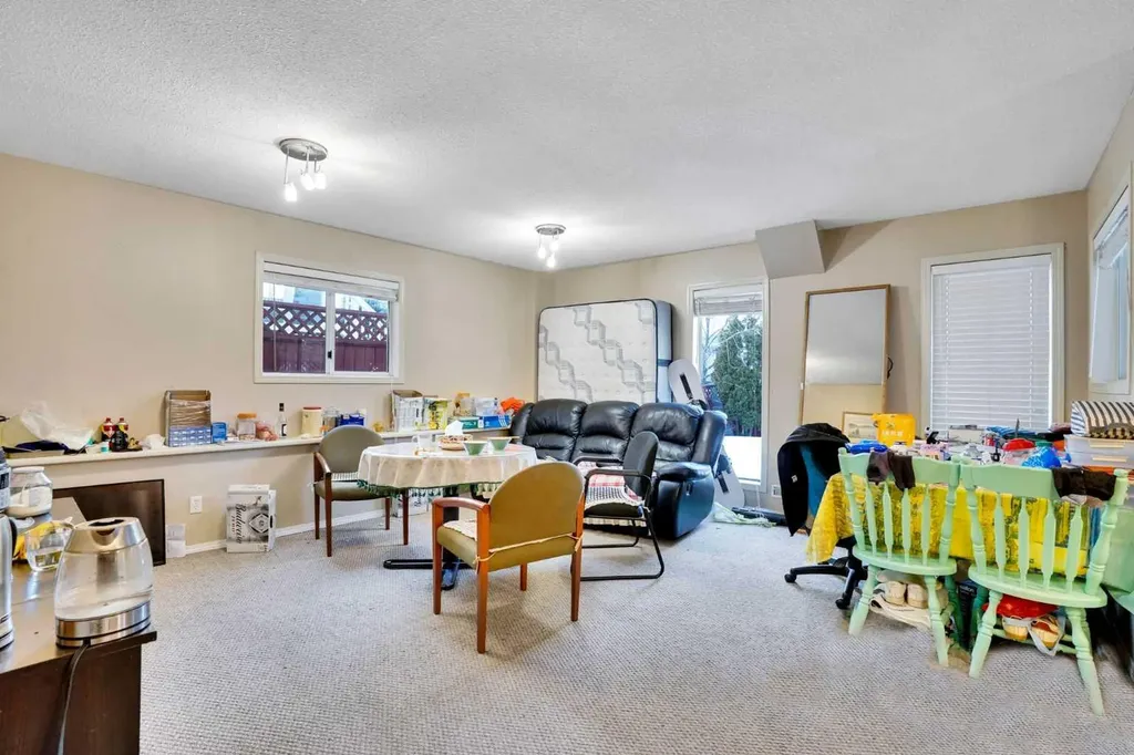 170 Citadel Gardens NW Calgary AB t3g 3x6