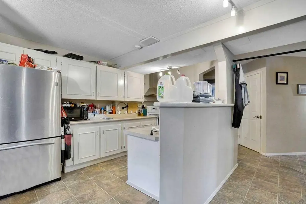 170 Citadel Gardens NW Calgary AB t3g 3x6