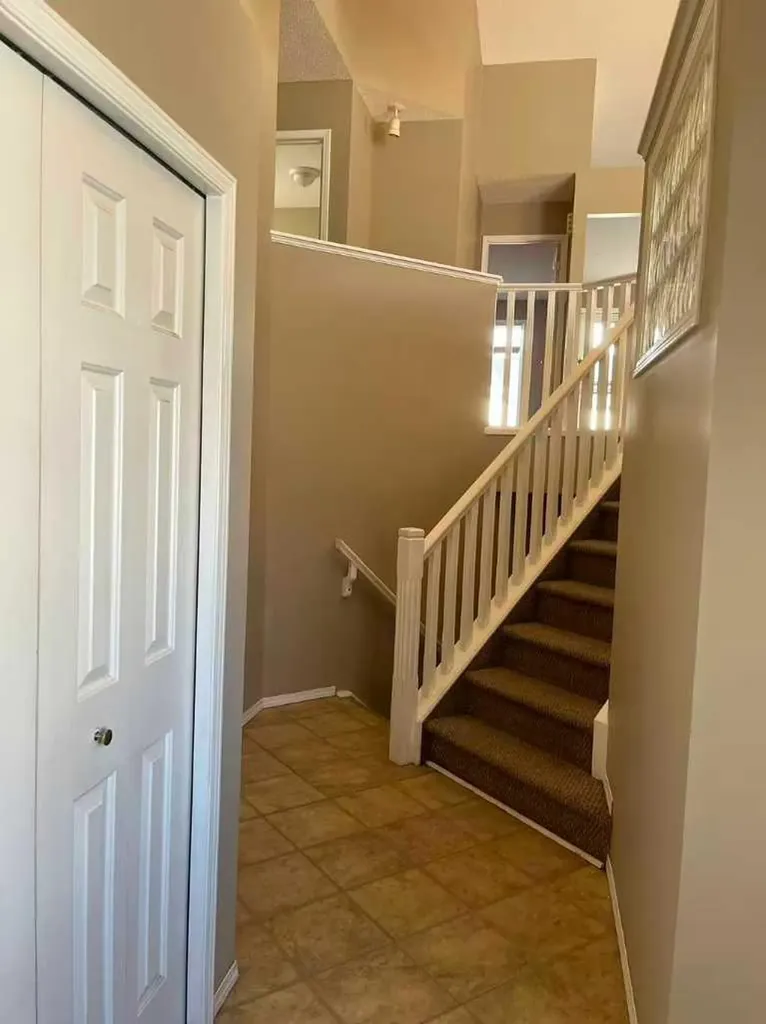 170 Citadel Gardens NW Calgary AB t3g 3x6